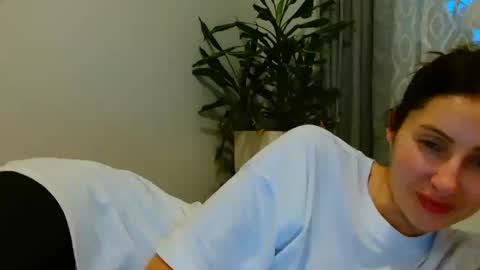 Snapshot of irina9793 chatting on June 16, 6:10 pm irina online show from June 16, 6:10 pm