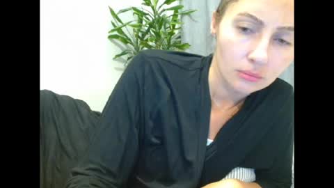 Snapshot of irina9793 chatting on July 4, 7:09 pm irina online show from July 4, 7:09 pm