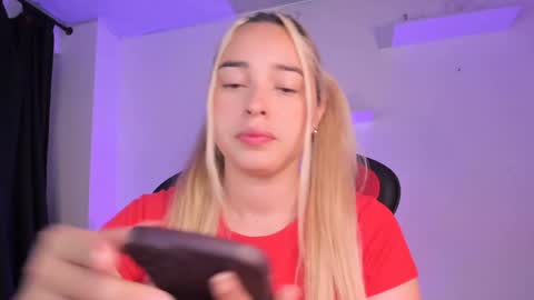 iris online show from February 5, 10:12 pm