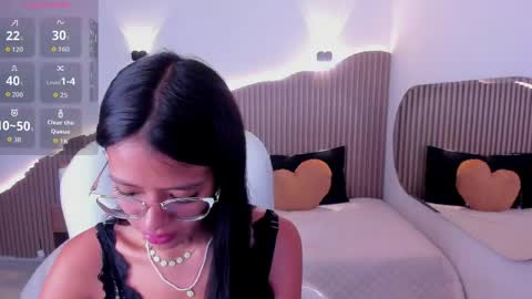 iris8_ online show from June 6, 12:54 pm
