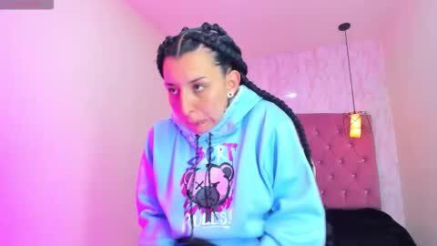 iris_77 online show from November 27, 11:23 am