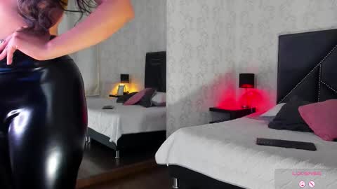 Queen Iris online show from March 9, 4:22 pm