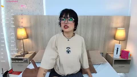 Iris online show from February 15, 7:32 pm