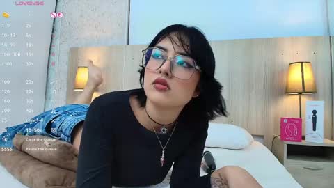 Snapshot of iris_gomez chatting on May 19, 1:56 am Iris online show from May 19, 1:56 am
