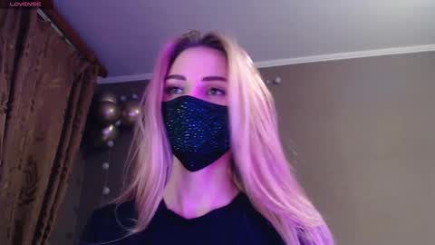 Lily online show from November 12, 4:18 pm