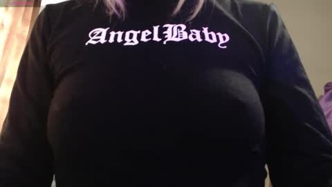 Lily online show from November 15, 9:28 am