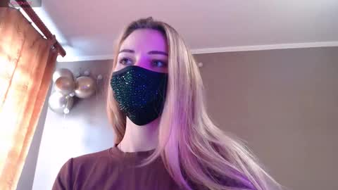 Lily online show from November 21, 9:52 am