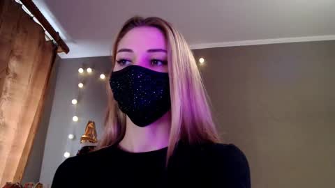 Lily online show from December 22, 12:02 pm