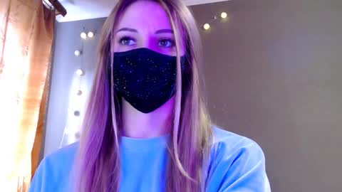 Lily online show from March 6, 2:13 pm