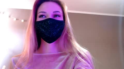 Lily online show from April 12, 2:33 pm