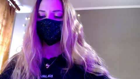 Lily online show from April 21, 2:56 pm