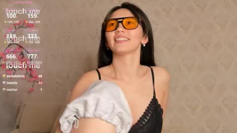 Snapshot of iris_on_cam chatting on October 2, 10:17 pm iris on cam online show from October 2, 10:17 pm