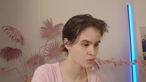 iris_pure online show from September 11, 6:41 pm
