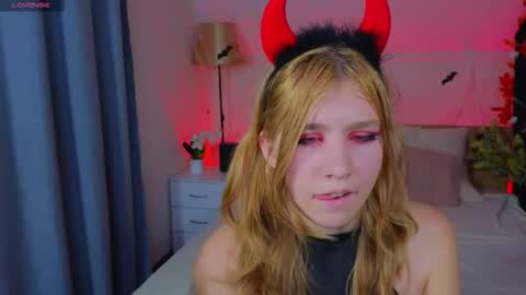 Snapshot of iris_rain chatting on October 25, 10:45 am Iris online show from October 25, 10:45 am