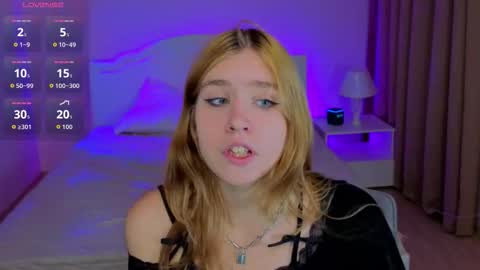 Snapshot of iris_rain chatting on November 21, 11:42 am Iris online show from November 21, 11:42 am