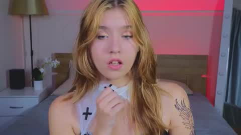 Snapshot of iris_rain chatting on November 23, 9:53 am Iris online show from November 23, 9:53 am