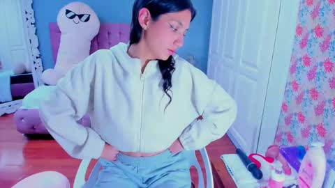 Snapshot of iris_stone_ chatting on January 17, 7:49 pm Iris online show from January 17, 7:49 pm