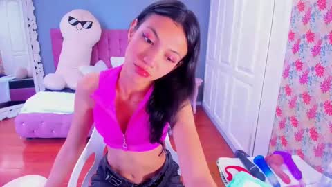 Snapshot of iris_stone_ chatting on January 18, 1:40 pm Iris online show from January 18, 1:40 pm