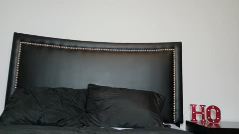 Iris  online show from December 23, 3:04 am