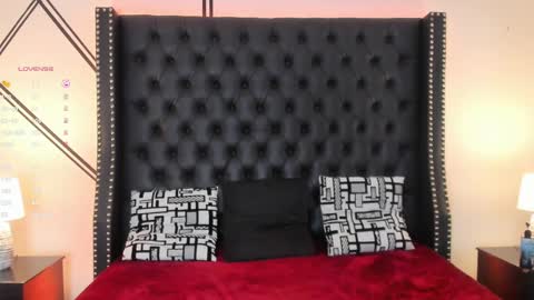 Snapshot of iris_thompson chatting on February 20, 11:43 pm Iris online show from February 20, 11:43 pm