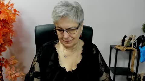 Snapshot of iris_xdesire chatting on October 29, 7:21 am I R I S online show from October 29, 7:21 am