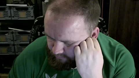 twitter theirishman205 online show from December 20, 9:17 pm