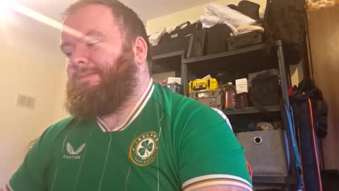 twitter theirishman205 online show from December 22, 12:57 pm