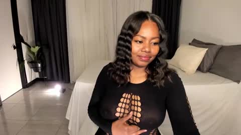 Snapshot of irismoon777 chatting on October 18, 10:05 am Rose online show from October 18, 10:05 am