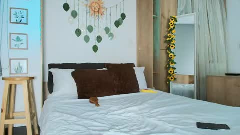 Snapshot of irisrossee_ chatting on May 7, 3:01 am Iris Rosse online show from May 7, 3:01 am