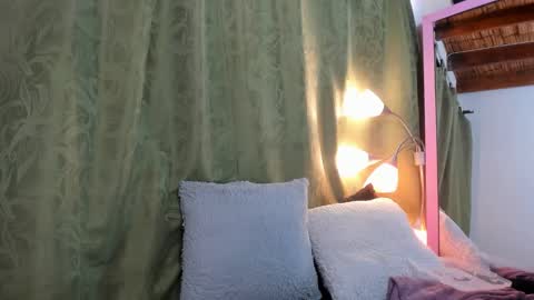 iris online show from March 3, 1:31 pm