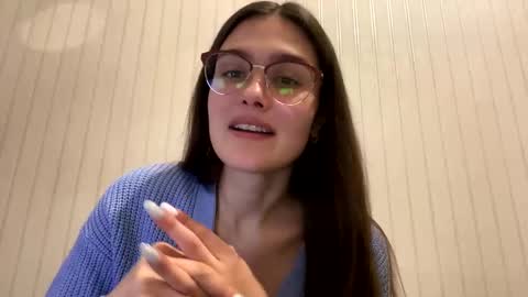 irisss31 online show from January 29, 6:50 pm