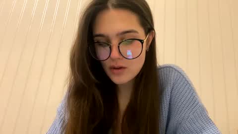 irisss31 online show from March 7, 6:33 pm