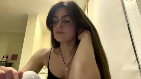 irisss31 online show from May 12, 7:22 pm