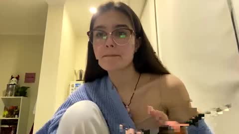 irisss31 online show from May 13, 7:00 pm