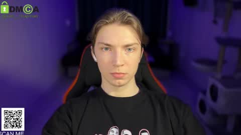 Snapshot of iron__chapman chatting on December 7, 9:22 pm Iron online show from December 7, 9:22 pm