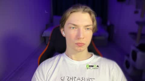 Snapshot of iron__chapman chatting on December 20, 9:28 pm Iron online show from December 20, 9:28 pm