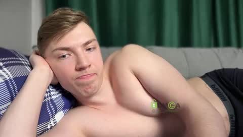 Snapshot of iron__chapman chatting on February 14, 10:25 pm Iron online show from February 14, 10:25 pm