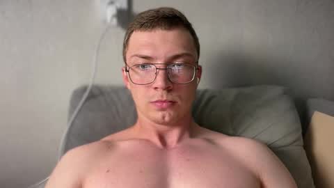 Snapshot of iron__chapman chatting on September 21, 9:38 pm Iron online show from September 21, 9:38 pm