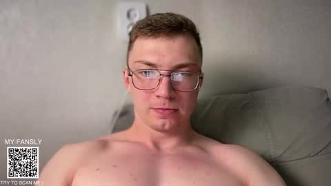 Snapshot of iron__chapman chatting on October 18, 8:42 pm Iron online show from October 18, 8:42 pm