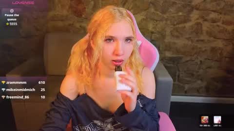 Snapshot of iron_adele chatting on February 6, 2:27 am Iron Adele online show from February 6, 2:27 am