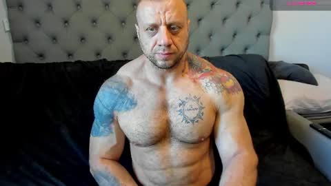 Snapshot of ironhulk22 chatting on June 20, 10:40 am ironhulk22 online show from June 20, 10:40 am
