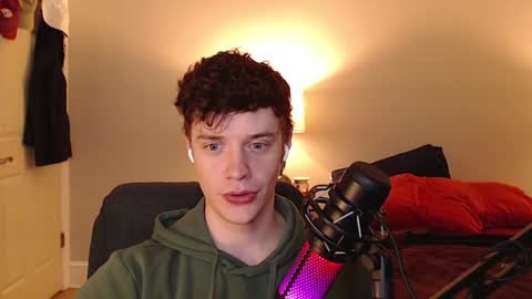 Snapshot of ironthud chatting on December 6, 5:09 am Sam online show from December 6, 5:09 am