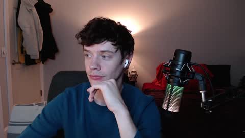 Snapshot of ironthud chatting on December 23, 3:29 am Sam online show from December 23, 3:29 am