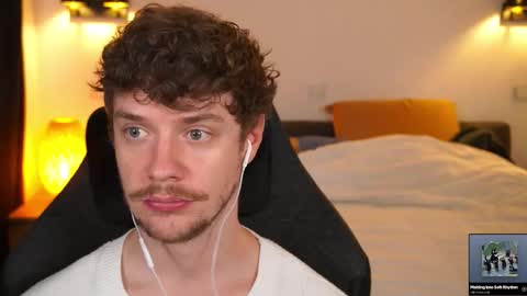 Snapshot of ironthud chatting on September 23, 1:25 pm Sam online show from September 23, 1:25 pm