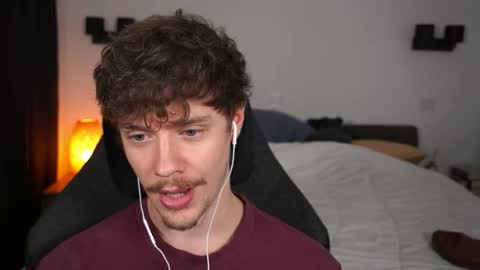 Snapshot of ironthud chatting on September 30, 7:41 pm Sam online show from September 30, 7:41 pm