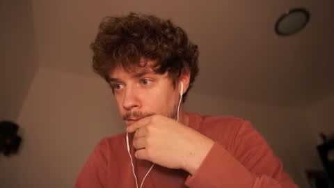 Snapshot of ironthud chatting on October 19, 6:41 pm Sam online show from October 19, 6:41 pm