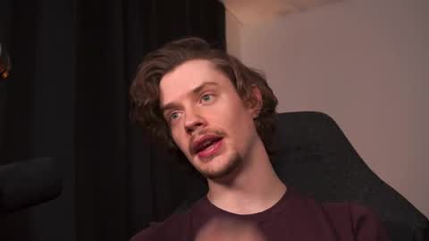 Snapshot of ironthud chatting on April 2, 4:48 pm Sam online show from April 2, 4:48 pm