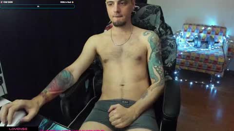 Snapshot of is_yours chatting on March 11, 4:32 am Joel online show from March 11, 4:32 am