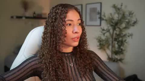 isa_____ online show from March 27, 9:03 pm