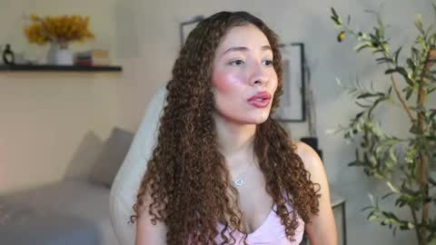 Snapshot of isa_____ chatting on May 21, 10:06 pm isa_____ online show from May 21, 10:06 pm